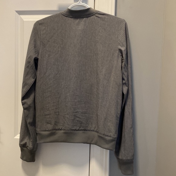 💥💥 SOLD 💥💥 Donna Karan lightweight grey front zip jacket size small. - Picture 9 of 9